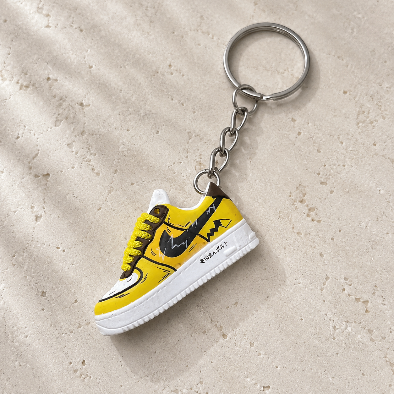 Schlüsselanhänger Nike Air Force 1 Gelb – 3D Mini Sneaker Pikachu Style | Geschenkidee