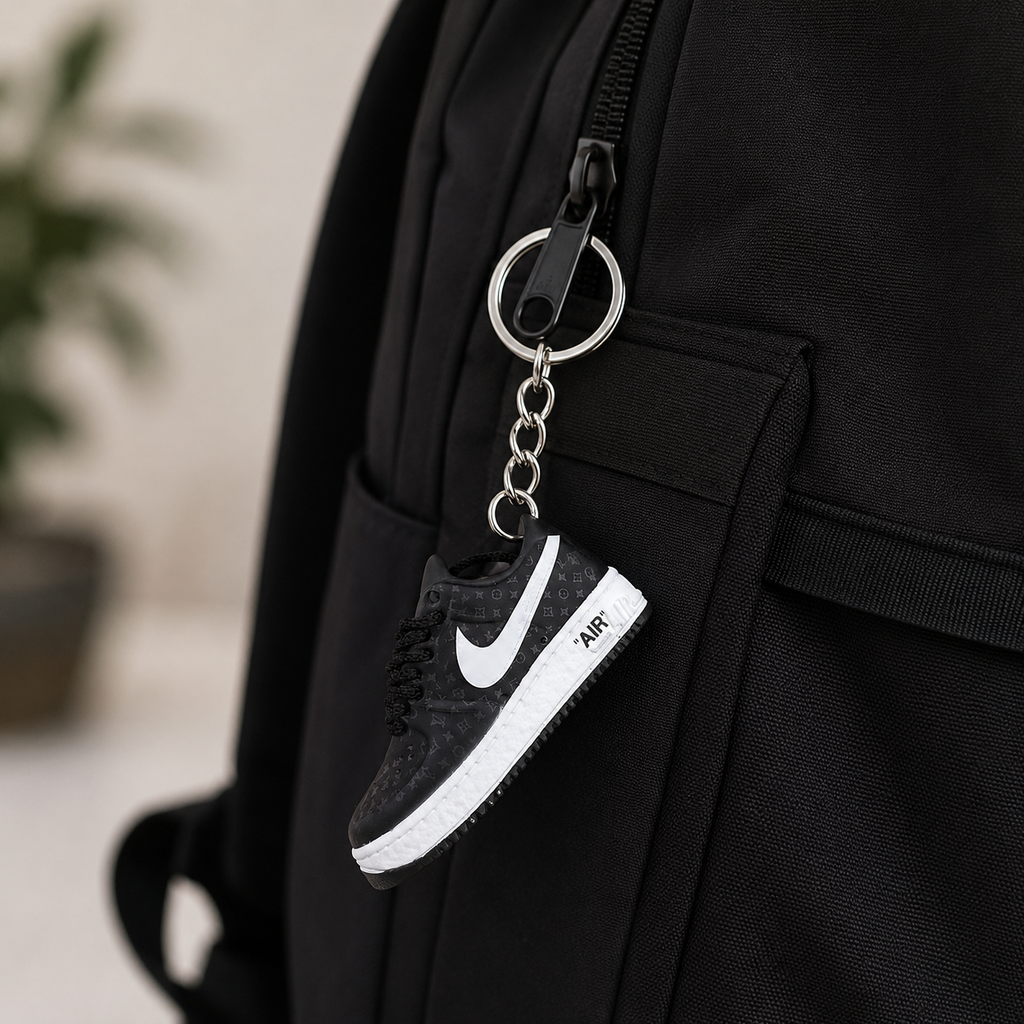 Schlüsselanhänger Nike Air Force 1 x Louis Vuitton Schwarz – 3D Mini Sneaker | Geschenkidee