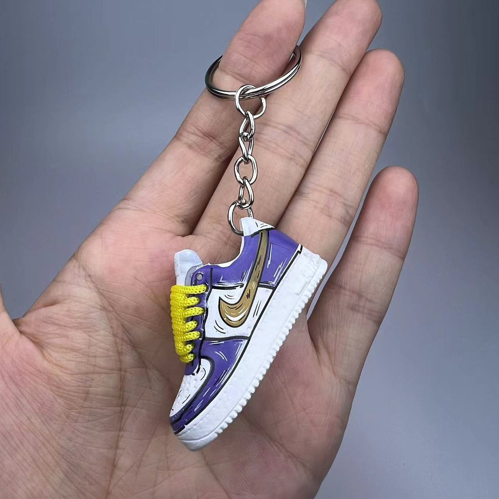 Schlüsselanhänger Nike Air Force 1 Lila/Gelb – 3D Mini Sneaker | Geschenkidee