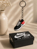 Schlüsselanhänger Nike Air Force 1 Schwarz/Rot – 3D Mini Sneaker | Geschenk für Sneakerheads