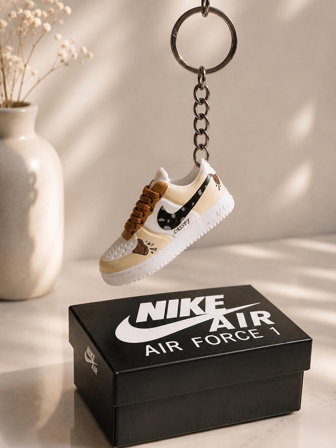 Schlüsselanhänger Nike Air Force 1 Cream/Braun – 3D Mini Sneaker "Crispy" | Geschenkidee